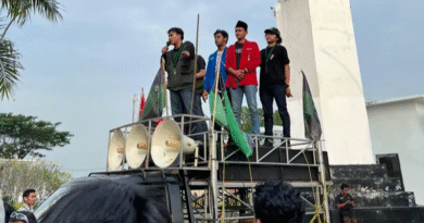 Aksi mahasiswa depan kantor KP3B Provinsi Banten