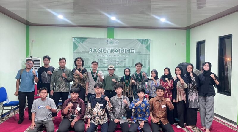 Peserta LK 1 HMI Komisariat UMT