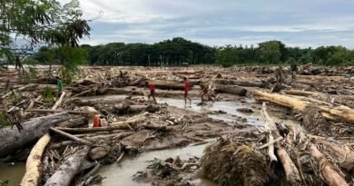 bencana banjir bandang, longsor, dan luapan sungai yang melanda sejumlah provinsi di Sumatera