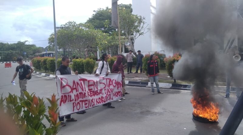 Aksi Komunitas Soedirman 30 di Lingkungan Pemerintah Provinsi Banten