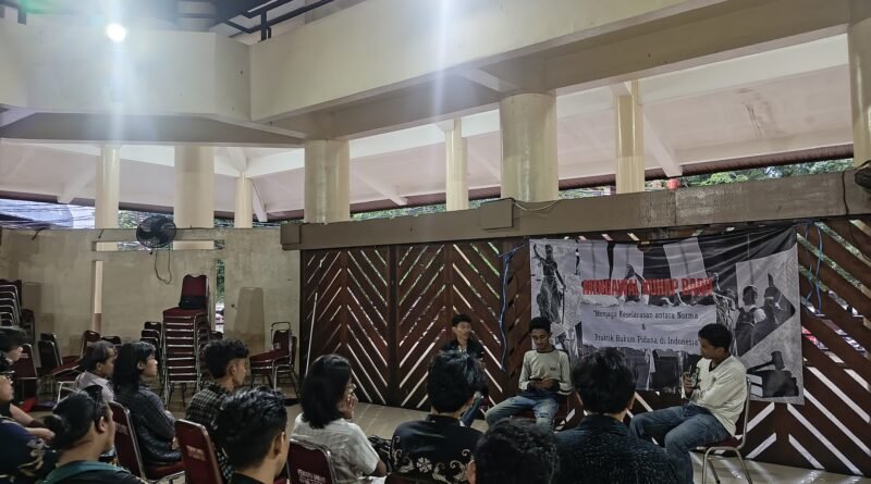 Aliansi Mahasiswa Se-Jakarta menggelar diskusi denga tema "Mengawal KUHAP Baru" yang berlokasi di Pendopo Universitas Krisnadwipayana (UNKRIS)