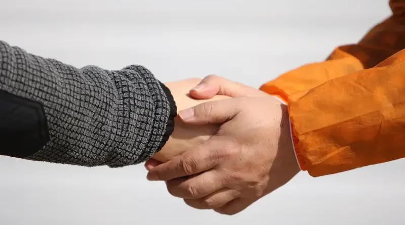 Salaman Pertemanan dan Persahabatan | Foto By ilustrasi google