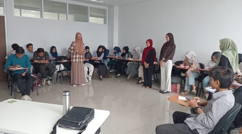 Fakultas Ekonomi dan Bisnis Islam (FEBI) UIN Sultan Maulana Hasanuddin (SMH) Banten, menggelar kegiatan presentasi kelas