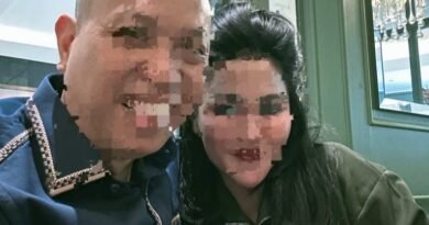 Nancy Fidelia Fatima seorang ibu asal Manado bersama kekasihnya