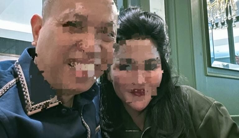 Nancy Fidelia Fatima seorang ibu asal Manado bersama kekasihnya