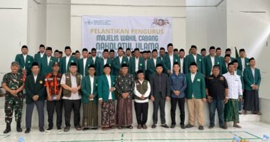 Foto bersama pelantikan MWCNU Kecamatan Kalideres 2026–2031