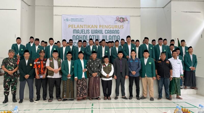 Foto bersama pelantikan MWCNU Kecamatan Kalideres 2026–2031