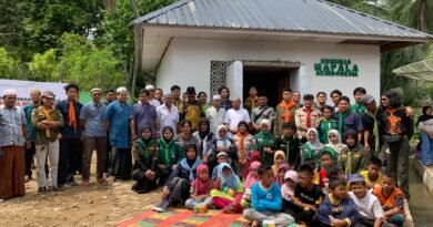 Foto bersama MAPALA Se-Indonesia dan warga