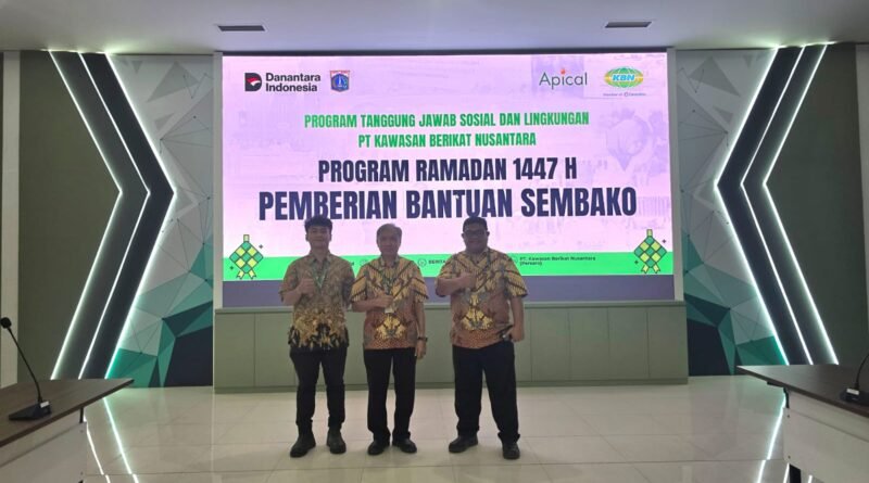 Apical, PT Asianagro Agungjaya (PT AAJ), mengadakan kegiatan berbagi bersama warga Kampung Pitung