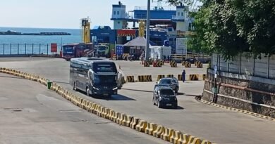 Kondisi arus mudik pelabuhan Merak pada siang hari