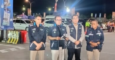 PT ASDP Indonesia Ferry (Persero) memberikan keterangan pers terkait kondisi arus mudik Lebaran 2026 di Terminal Eksekutif Pelabuhan Merak, Banten, Kamis (19/3/2026) malam