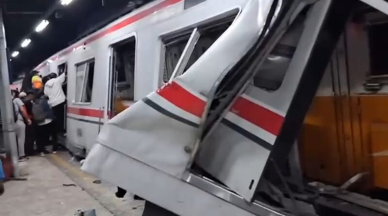 kecelakaan antara kereta Commuter Line dan Kereta Diesel (KRD) jarak jauh
