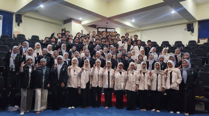 Perkuat Sinergi dan Kolaborasi, KSEI KES UIN Banten dan KSEI LISENSI UIN Jakarta Gelar Studi Banding