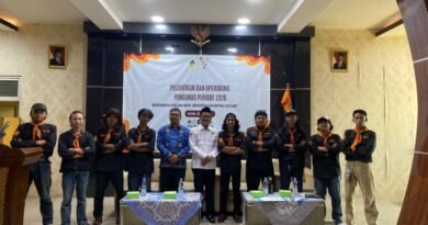 Foto bersama rektor dan pengurus Maha Peka di Upgrading pengurus