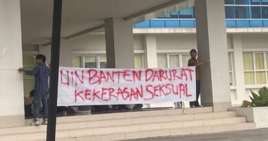 Dugaan Kekerasan Seksual di UIN Banten: Mahasiswa Geruduk Fakultas, Wadek III Janji Tahan Sidang Skripsi Terduga Pelaku. 