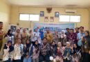 Foto bersama mahasiswa Kuliah Kerja Mahasiswa (KKM) Kelompok 17 Universitas Primagraha (UPG) Walantaka
