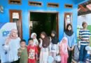 Foto bersama seusai santunan Direktur PT Cahaya Putra Teknik, Ibu Nuy anak yatim-piatu