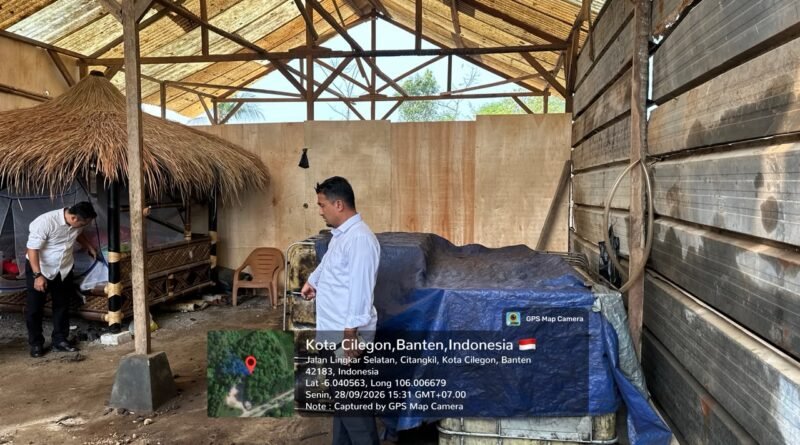 Penemuan derigen sekitar tujuh jerigen kosong oleh Kabidhumas Polda Banten Kombes Pol Maruli Ahiles Hutapea 