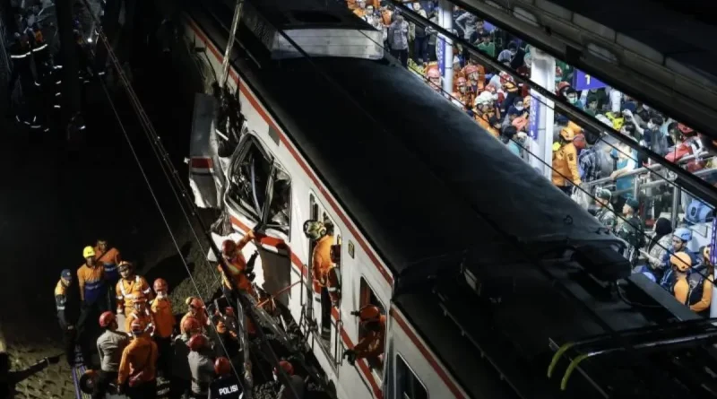 ISTIMEWA | Kecelakaan kereta bromo dan KRL Bekasi
