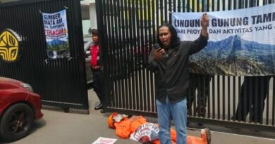 Faisal Ratuela, pengampanye anti-tambang dan energi berkeadilan WALHI Nasional